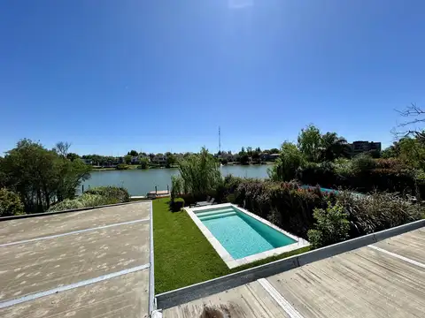 Casa en Alquiler Temporal con 1 cochera