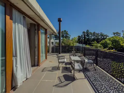 Venta Casa 3 dormitorios con Jardín y piscina El Quimilar City Bell