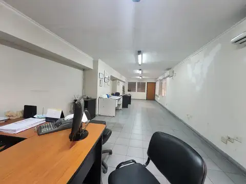 Depósito en venta - 4 Oficinas - Villa Domínico