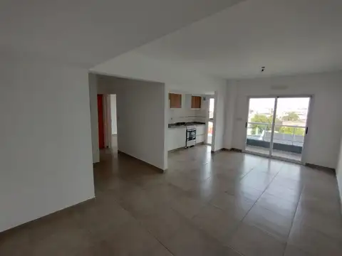 VENTA - Amplio Departamento Semipiso 2 ambientes - ENTREGA INMEDIATA - Ciudadela