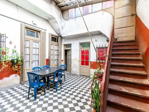 Venta, PH, 4 ambientes, Patio, Terraza, a refaccionar, sin expensas, Parque Patricios, Barracas.