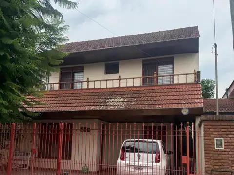 Casa 5 ambientes - Ituzaingó