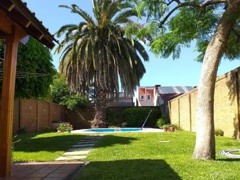 Casa 5 ambientes - Ituzaingó