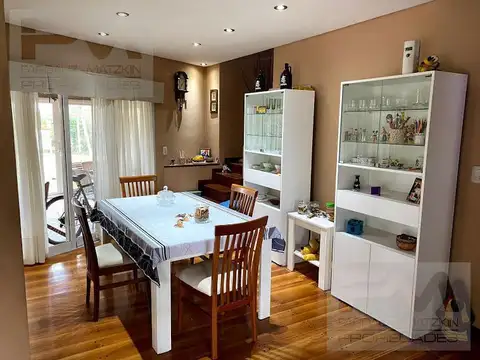 Casa en Alquiler Temporal con 2 cocheras