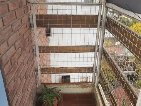 San Martin 400, Piso 8