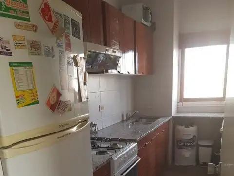 San Martin 400, Piso 8