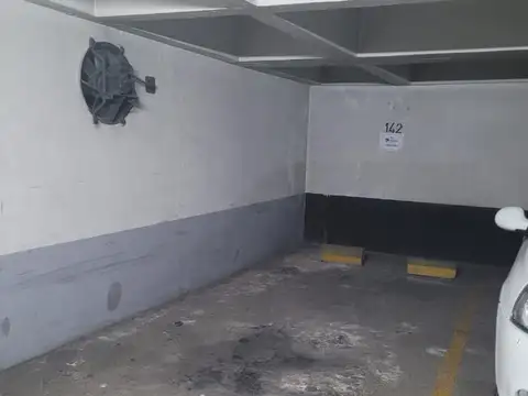 Venta en block de 9 cocheras en Av Rivadavia y C. Pellegrini