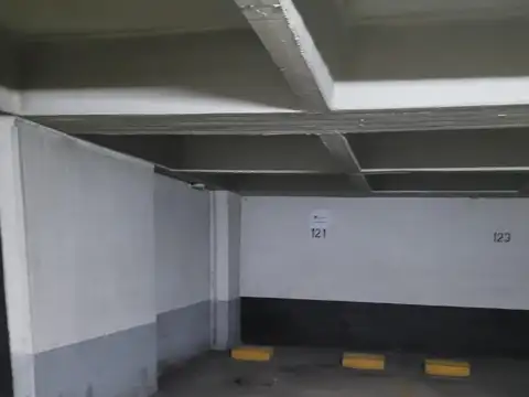 Venta en block de 9 cocheras en Av Rivadavia y C. Pellegrini