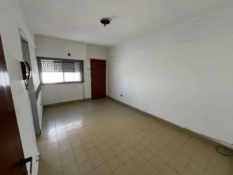Departamento en Alquiler en Caseros, $ 670.000