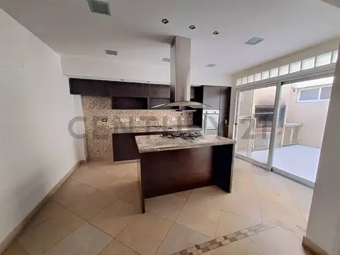 Departamento 4 ambientes con 2 baños