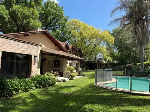 Casa en alquiler temporal en mini Barrio Sausalito (calle cerrada con portero eléctrico)