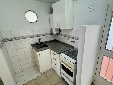 Depto Tipo Casa 2 ambientes con 1 baño