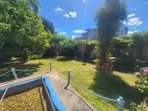 VENTA CASA VILLA LUZURIAGA JARDIN PILETA COCHERA
