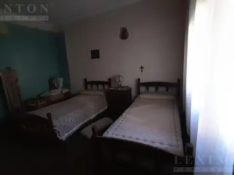 Venta Casa C. Spegazzini Bo La Gilera 3 ambientes Garage Parque Parrilla 492m2 totales