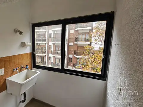 Departamento en Alquiler en Villa Ballester, $ 610.000