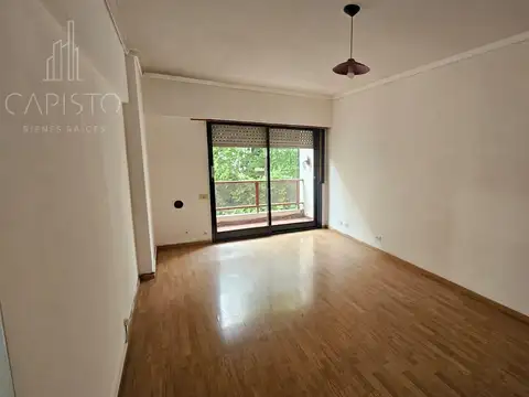 Amplio 2 ambientes en venta, Villa Ballester (Estación), Exclusiva zona residencial.