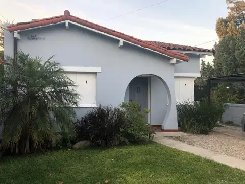 Casa  en Venta ubicado en Castelar, Morón, G.B.A. Zona Oeste - AMA0133_LP545202_8