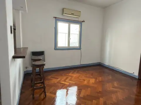 ALQUILER DEPARTAMENTO 2 AMBIENTES AL FRENTE PRIMER PISO POR ESCALERA BELGRANO R