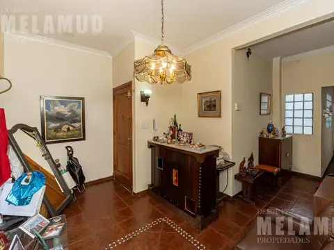 Depto Tipo Casa en Venta en Villa del Parque, USD 165.000