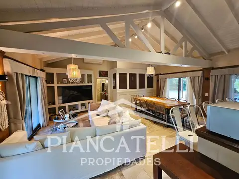 Casa en Venta de 4 dormitorios