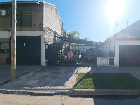 Casa en  Casa en Venta de 3 ambientes en Lomas del Mirador