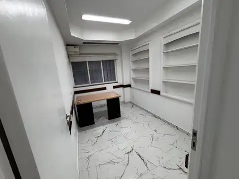 Oficina Monoambiente con 8 baños