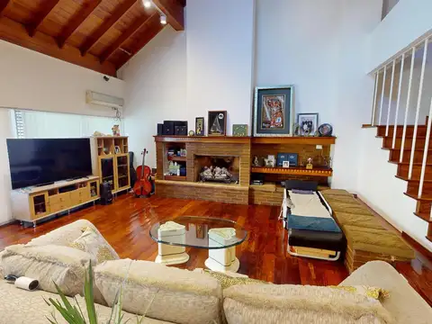 Casa en Venta con 5 cocheras