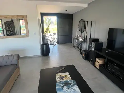 Casa en Venta en Pilar Del Este, USD 268.000