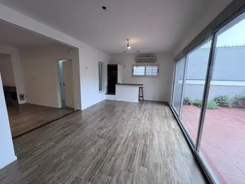 Depto Tipo Casa en Venta con 1 cocheras