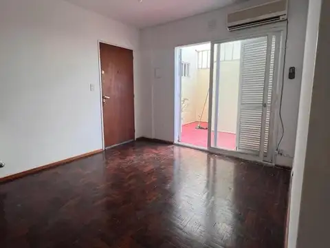 Ayacucho 1600, Piso 1