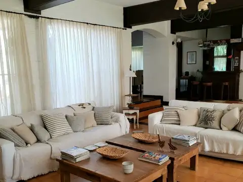 ESPECTACULAR CASA DE ESTILO TODA A NUEVO