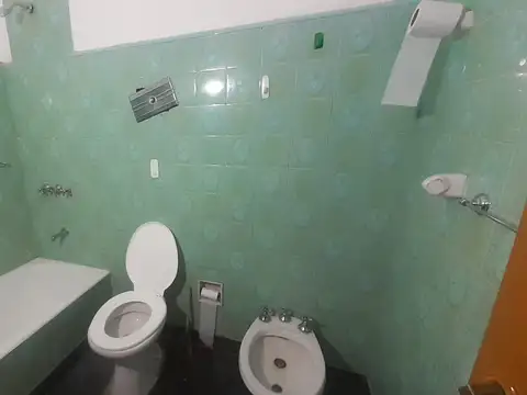 Casa de 4 ambientes en pleno centro de San Justo a 5 cuadras de la plaza de San Justo