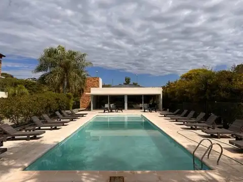 Jose Roque Funes 1017