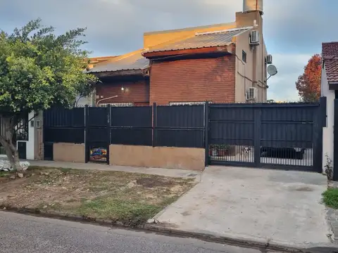 Venta Casa 6 ambientes en Don Torcuato - Barrio Aviación