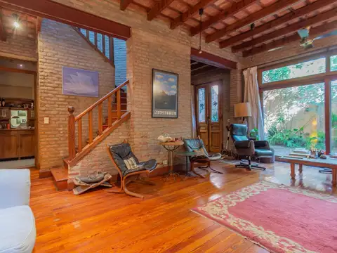 Casa única! Jardín, terraza, cochera. Lote propio