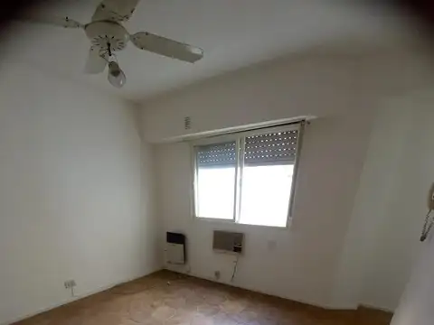 San Cristobal departamento de 1 ambiente, primero por escalera, luminoso, visitalo 