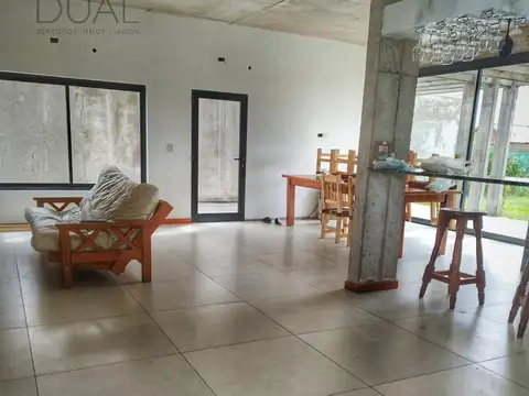 VENTA CASA TRES DORMITORIOS CON PILETA Y PARRILLERO EN CAMPIÑAS DE PIÑERO