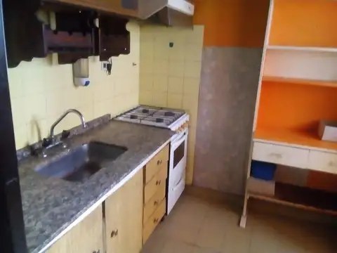 VENTA OPORTUNIDAD DEP 2 AMB EN BUEN ESTADO EN CASEROS APTO A CREDITO