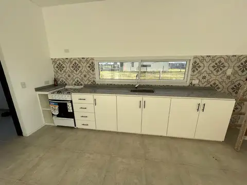 Casa 4 ambientes con 2 baños