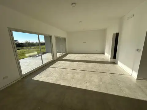 CASA EN VENTA EN SAN SEBASTIAN, AREA 9