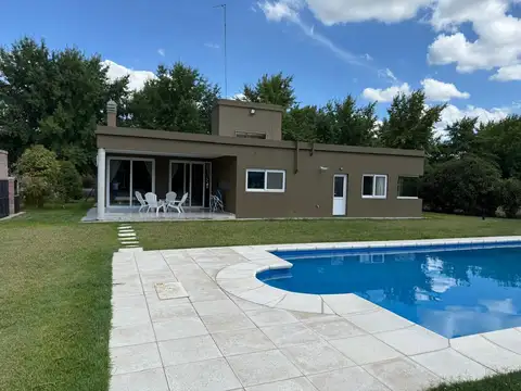 Casa en Venta, 5 Ambientes, en Barrio San Joaquin, Pavon, Exaltacion de la Cruz
