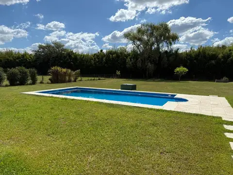 Casa en Venta con 2 cocheras