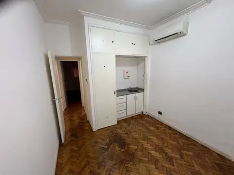 Oficina en Alquiler 50 años