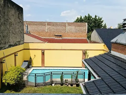 Venta Casa 7 ambientes con pileta, en Tapiales