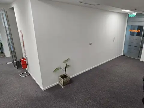 Oficina en Alquiler con 3 cocheras