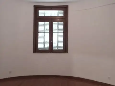 2 Ambientes al frente de 55m2 cubiertos