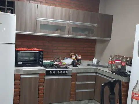 Casa en Venta con 3 cocheras