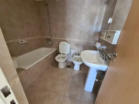 Departamento 4 ambientes con 2 baños