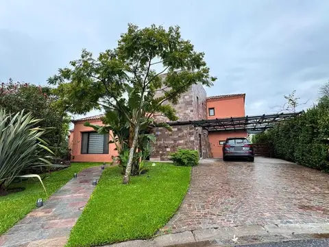 Casa en Venta al Noroeste