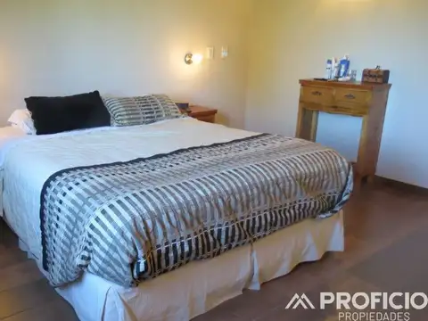 Casa en venta de 3 dormitorios c/ cochera en Berazategui Oeste